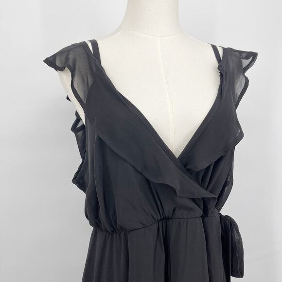 Elegant Black Off-Shoulder Dress - Picture 5 of 9